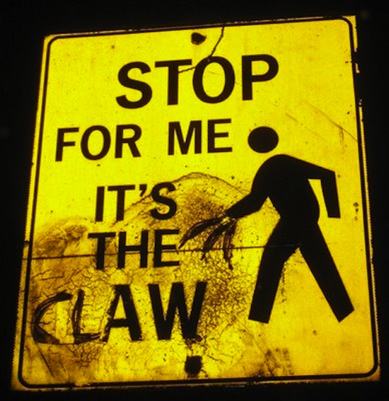 funniest-photos-of-street-signs-Claw.jpg