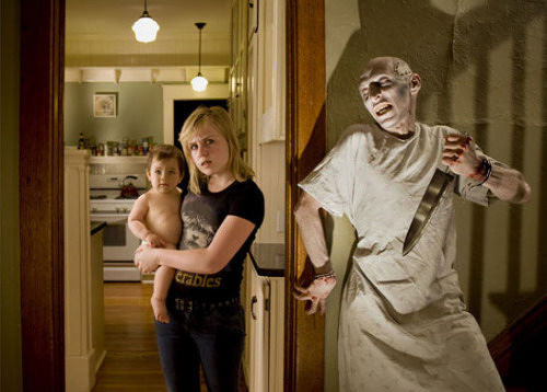 little kids in horror photos, scary photos, creepy photos, scary pictures, scary pics, scary picture, cool pictures, cool picture, cool photo, cool photos, photographer puts daughters in horror photos, joshua hoffine, horror photography