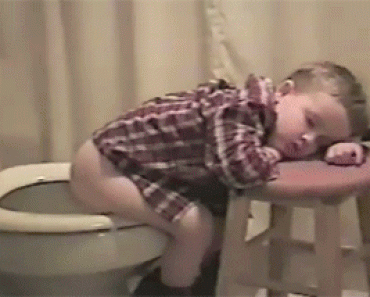 kids passed out, kids passed out gifs, kids asleep, kids asleep gif, kids falling asleep, kids can fall asleep anywhere, kids can fall asleep anywhere gifs, kids sleeping gifs, kids sleeping in weird positions, gifs, gif, funny gif, funny gifs, animated gifs, animated gif, moving gif, moving gifs