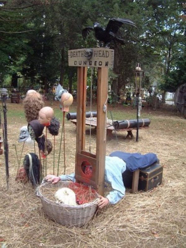 unusual halloween decorations