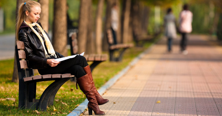 A Poorly-Worded Memorial Bench Has The Internet Cracking Up