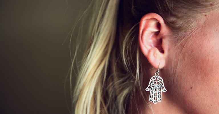 Woman’s Medical Condition Prevents Her From Hearing Men—And Twitter’s Jealous