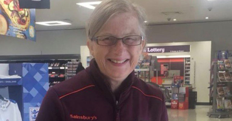 This Supermarket Keeps Retraining An Employee With Dementia So She Doesn’t Have To Stop Working