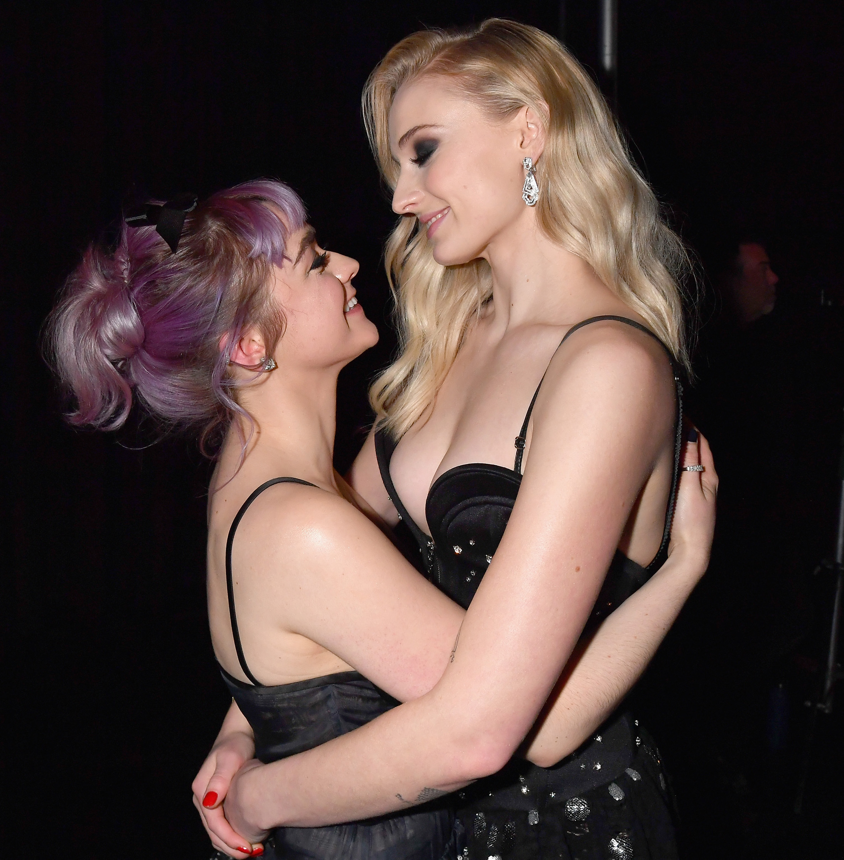 25 Pictures Of Maisie Williams And Sophie Turner That'll 