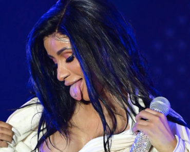 Cardi B, wardrobe malfunction, cardi b hot, cardi b bodysuit, cardi b dancing, cardi b twerking, cardi b performance, cardi b bonnaroo, cardi b pics, cardi b photos, cardi b clothing, cardi b outfit, cardi b outfits, cardi b bathrobe, cardi b concert, cardi b catsuit, cardi b plastic surgery