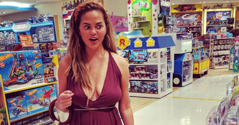 Chrissy Teigen Claps Back After Being Shamed For Going Braless In Instagram Pic