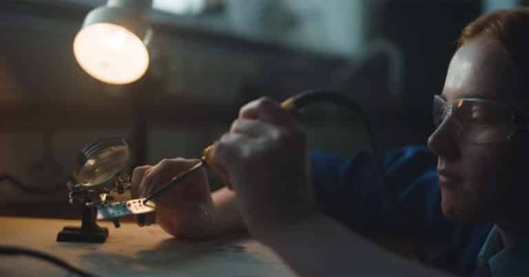 Everyone Is So Confused After Realizing What This Emotional Commercial Is Selling