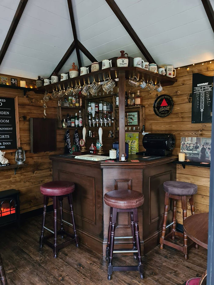 couple builds backyard mini pub during lockdown 24 pics