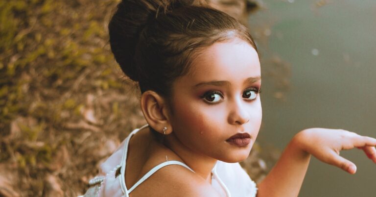 Aunt Gets In Trouble When She Tells Her Nieces Appearances Matter