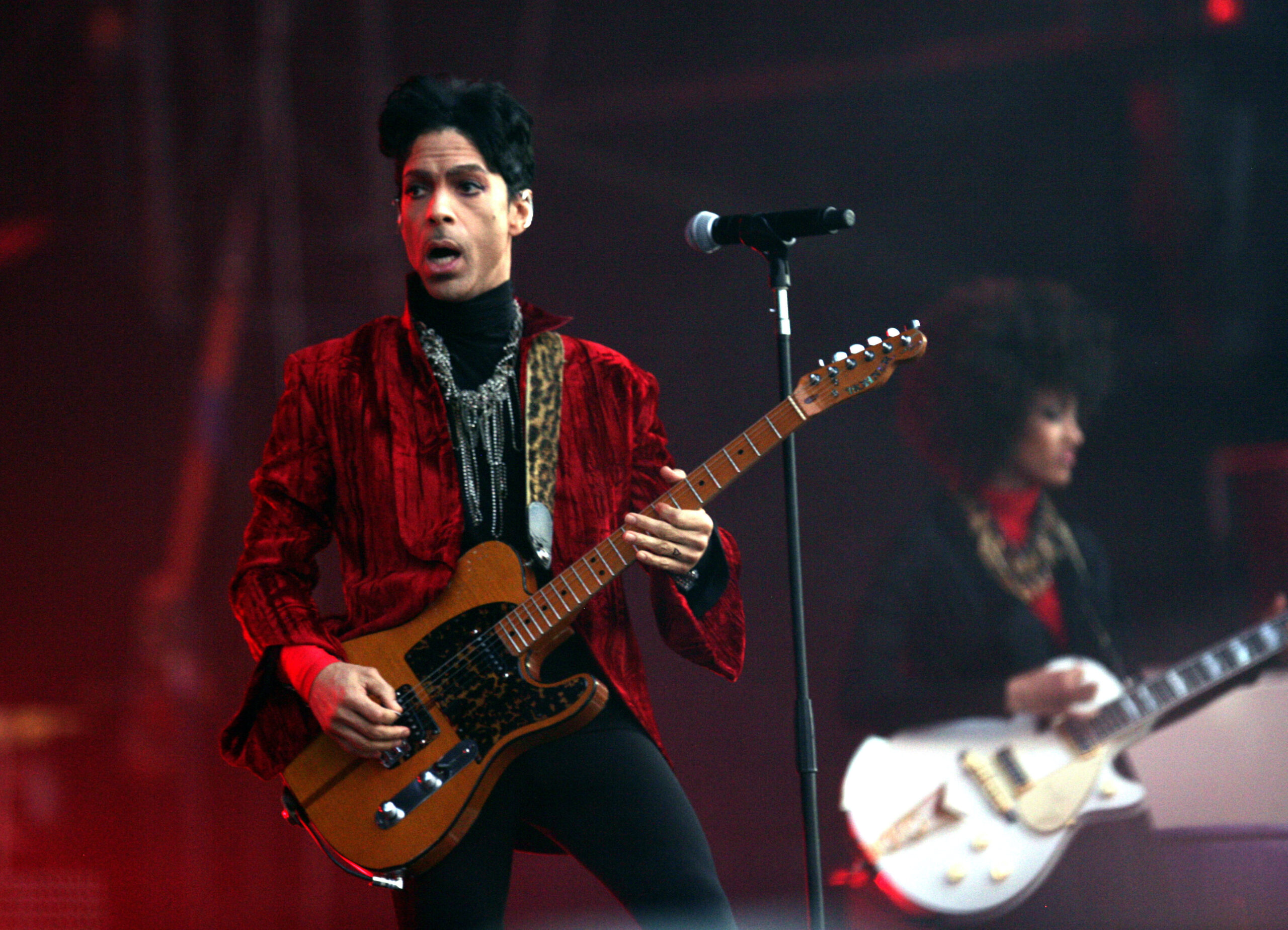 highest paid dead celebrities of 2020, Prince jamming