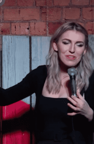 Comedian Melanie Bracewell Shuts Down Tinder Match In Viral Video