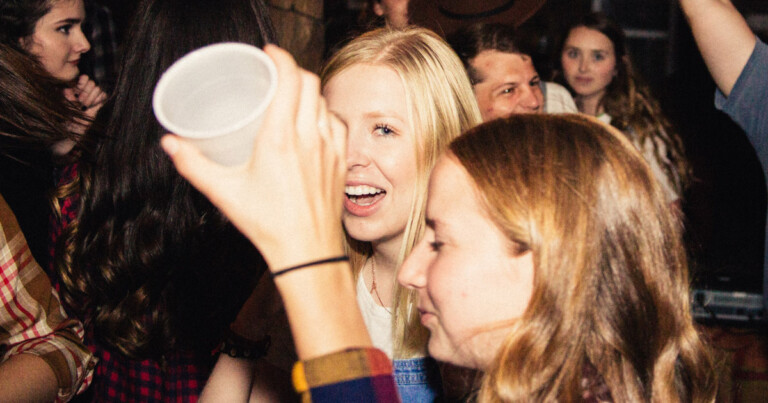 People Are Sharing How The Popular Kids At School Lost Their Popularity (21 Stories)