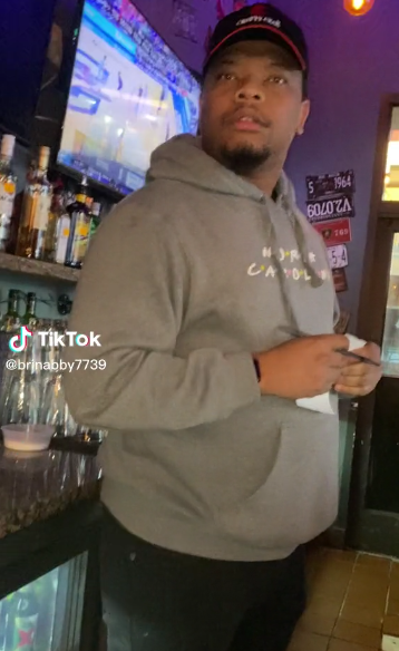manager takes workers tip away viral tiktok