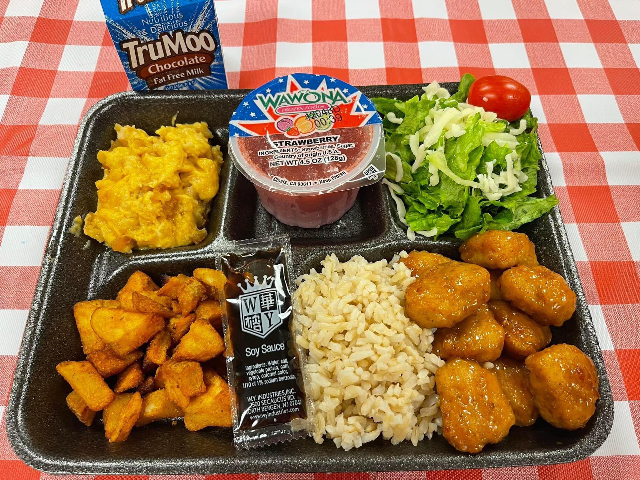 School lunch in elementary school in USA : r/pics