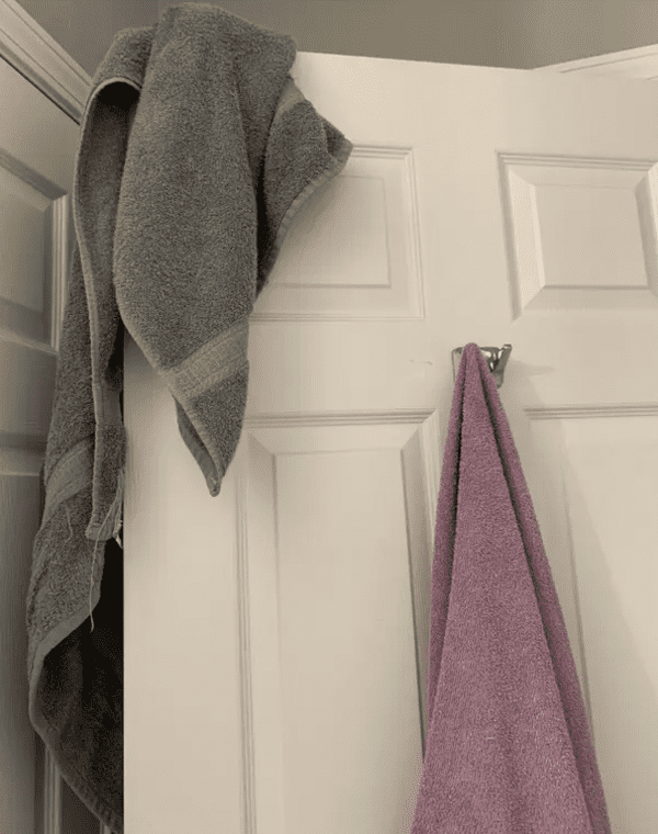 chaotic boyfriends and girlfriends - towel on door