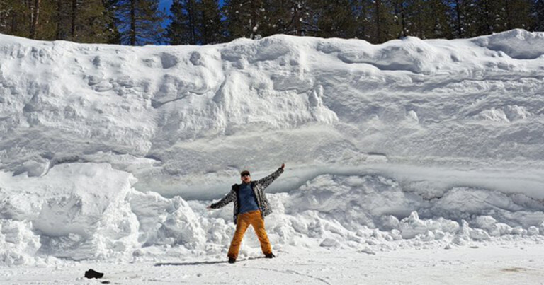29 Unbelievable Pictures What 15 Feet Of Snow Looks Like In California Right Now
