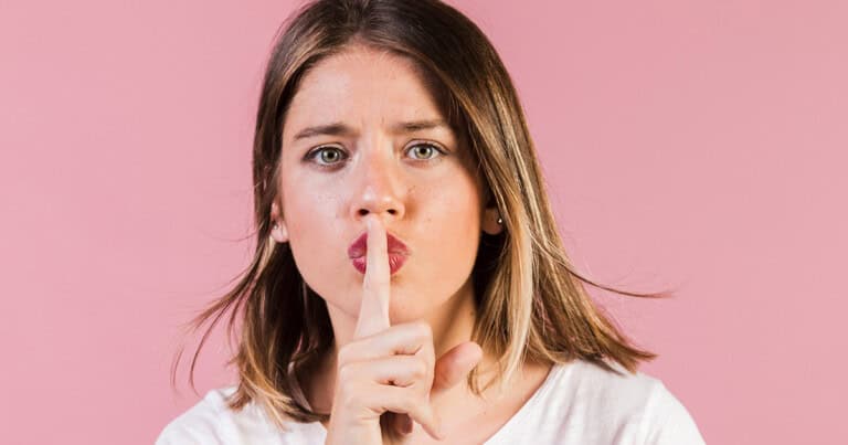 7 Moments in Life When You Should Just Keep Your Mouth Shut, According to Psychology